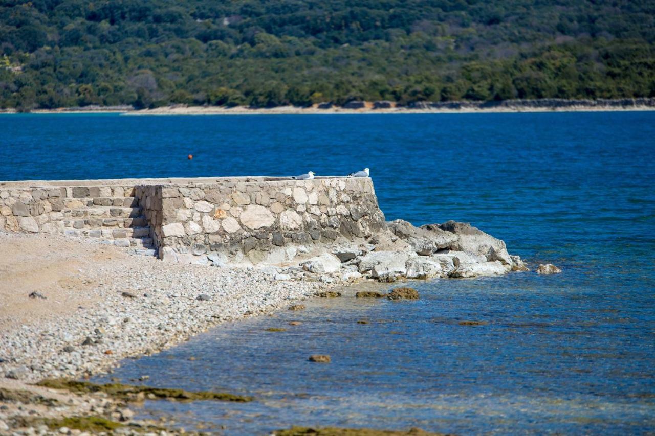 Apartments In Pinewood Near The Sea Mali Lošinj Esterno foto